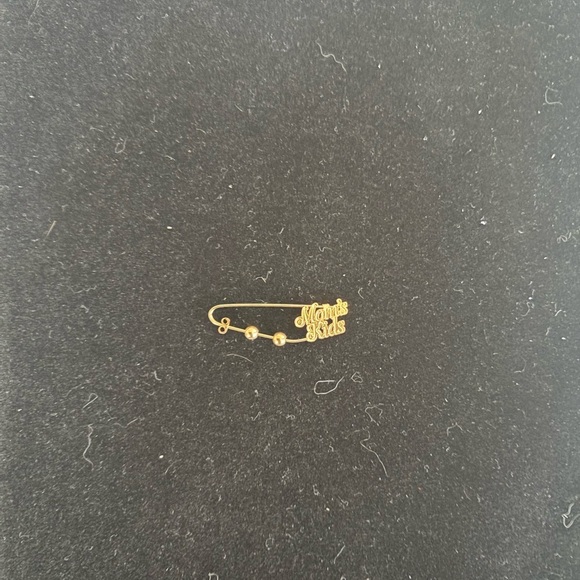 Jewelry - 10K Gold Mom's Kids Vintage Beaded Safety Pin Brooch with Two Spacers